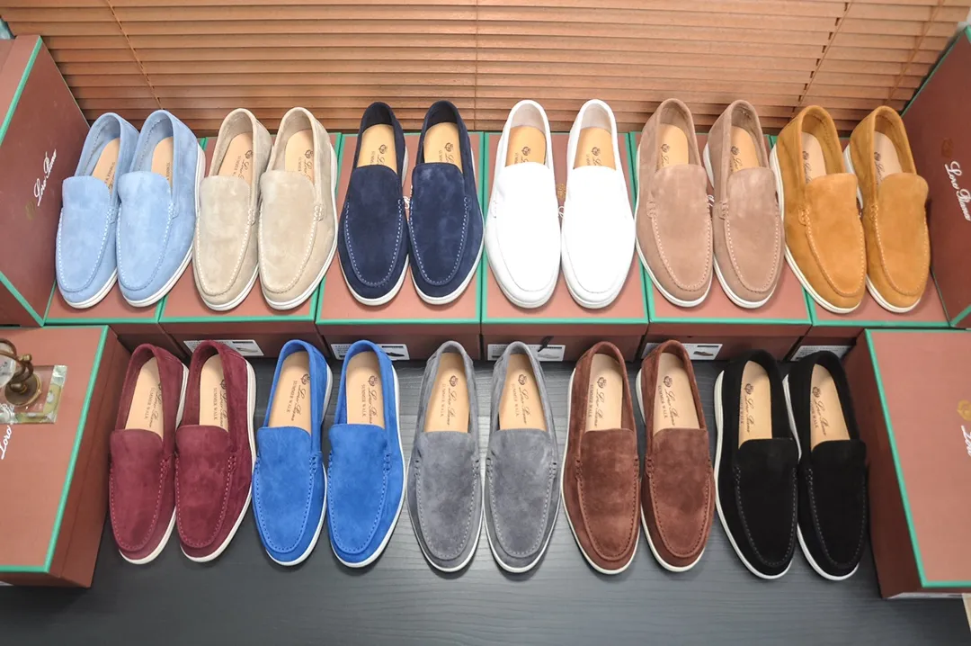 Men's shoes 💰400💶[𝐥𝐨𝐫𝐨 𝐏𝐢𝐚𝐧𝐚] [Couple model] High-end quality, affordable price, LP classic loafers, Italian treasure brand, the only brand that can match Hermès! Only after wearing it do we know that we can’t live up to our feet. Women’s code: 35-40 (customized sizes 34, 41, 42 are non-returnable) Men’s code: 38-44 (customized 45, 46, 47, 48 are non-refundable) Fabric: Customized imported cashmere Lining: Customized imported fetal cowhide Foot: Imported benzene-dyed calfskin Outsole: Exclusive original glass rubber outsole